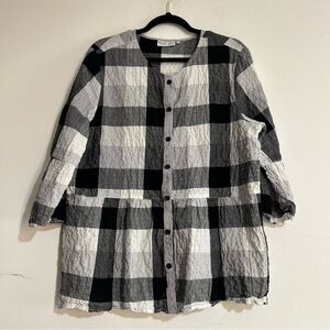 Habitat Black & White Plaid Bell Sleeve Button Front Crinkle Blouse Size XL